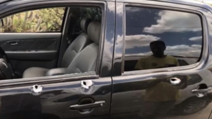 Carro de candidato a vereador de Monte Santo é alvejado com vários tiros