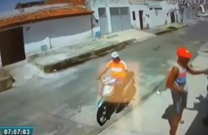 Homem sem um olho e colega sem perna são suspeitos de assalto