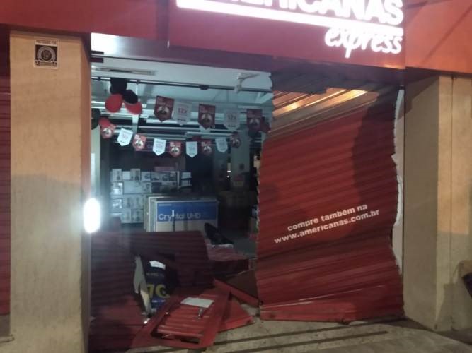 Preparada para o Black Friday, Lojas Americanas de Tucano-BA é arrombada e saqueada na madrugada