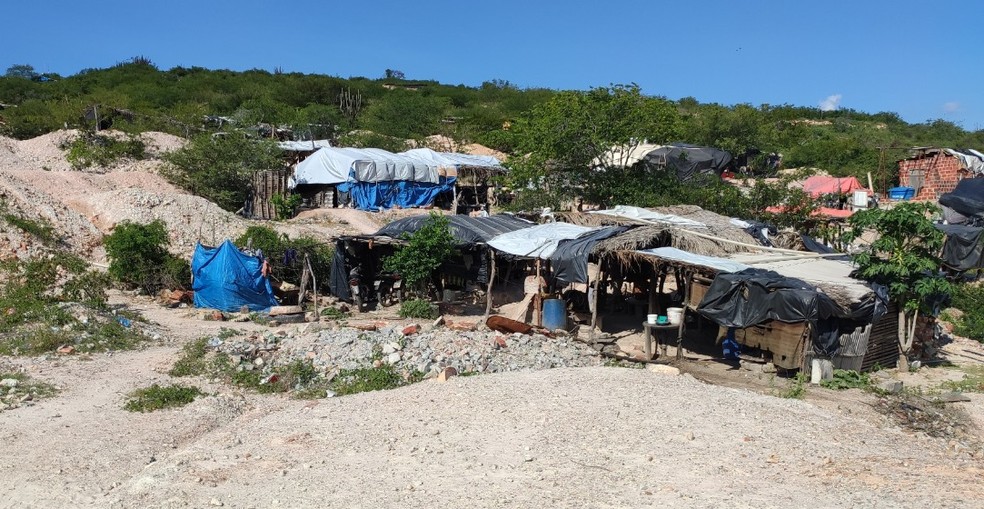 Vinte e cinco homens são resgatados de trabalho análogo à escravidão em garimpos ilegais no norte da BA