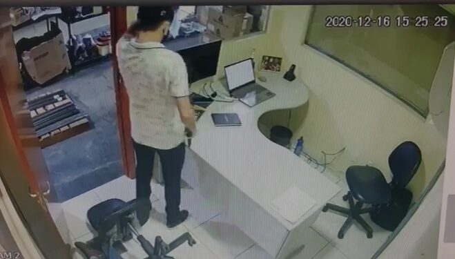 Demitido, homem volta à loja, mata supervisor e comete suicídio