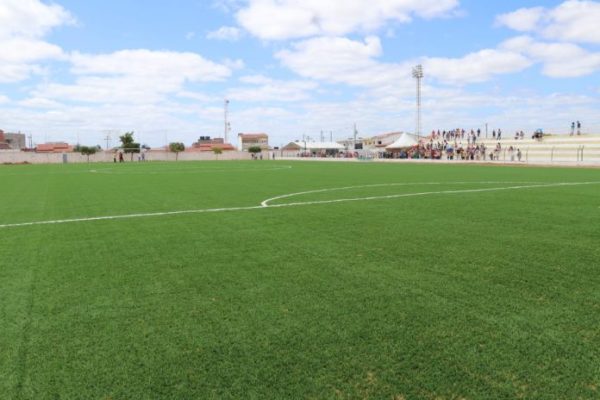 Reformado, estádio ‘Franciscão’ é entregue à população de Uauá