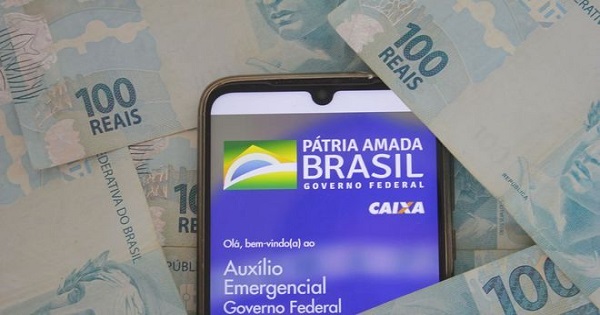 Qual benefício será pago em 2021? Renda Brasil ou auxílio de R$300 em 2021? VEJA