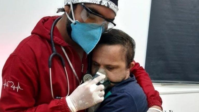 Sem vaga na UTI, morre paciente com Down que emocionou o país