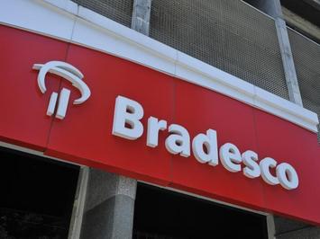Bradesco fecha 1.083 agências e desliga 7.754 pessoas do quadro de funcionários