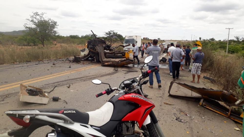 Assalto a carro forte na br235, no contorno, próximo à divisa de Curaçá a Uauá