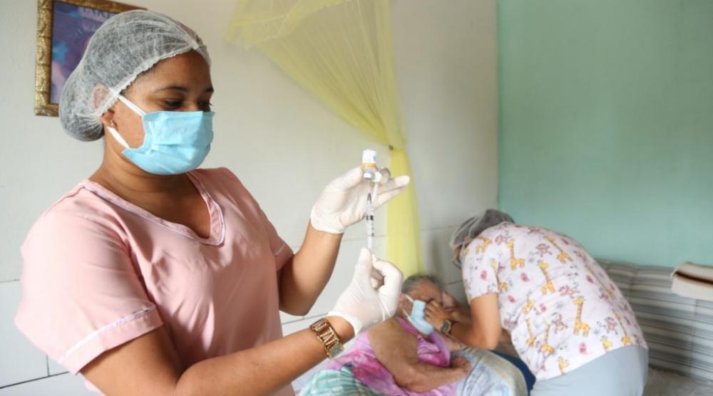 Bahia tem mais de 358 mil pessoas vacinadas contra Covid-19