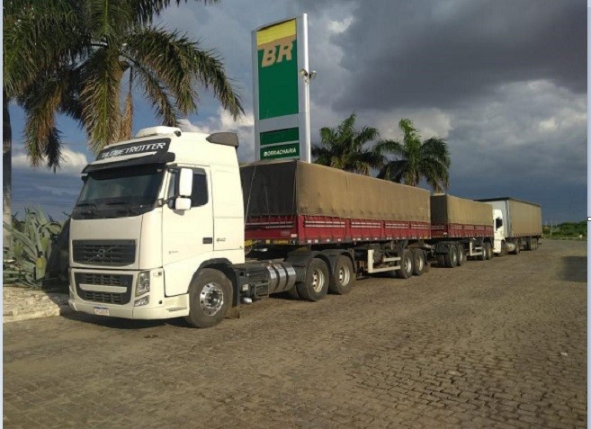  Carreta roubada em Jeremoabo-BA é recuperada em Petrolina-PE