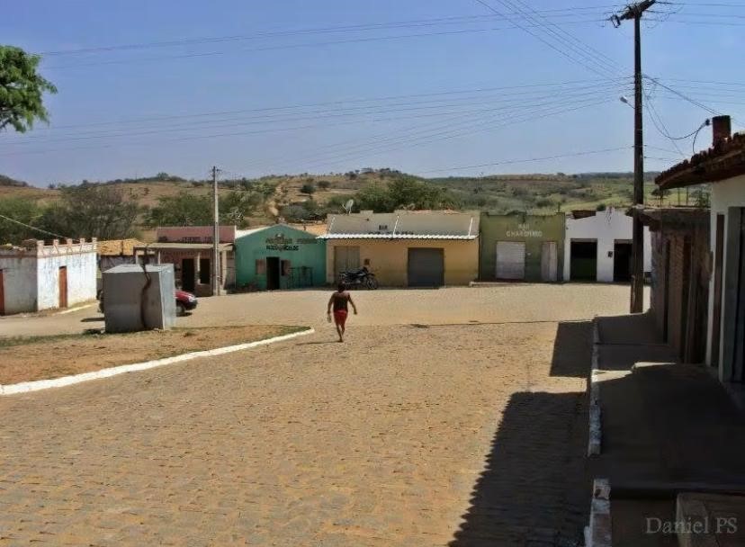 Polícia autua dois proprietários de bares por descumprirem decretos, em Euclides da Cunha-BA