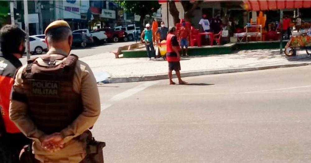 Polícia Militar impede homem de cometer suicídio no centro de Paulo Afonso