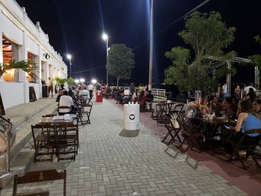 Em novo decreto, Governo da Bahia amplia horário de funcionamento dos bares e restaurantes