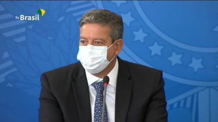 Câmara aprova texto-base de projeto que libera compra de vacinas por empresas para imunizar funcionários