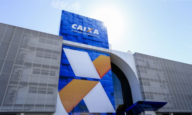 Funcionários da Caixa anunciam greve em todo o país a partir de terça-feira (27)
