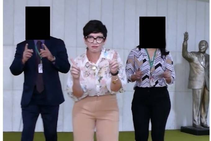 Deputada bolsonarista faz dancinha no Salão Verde da Câmara 