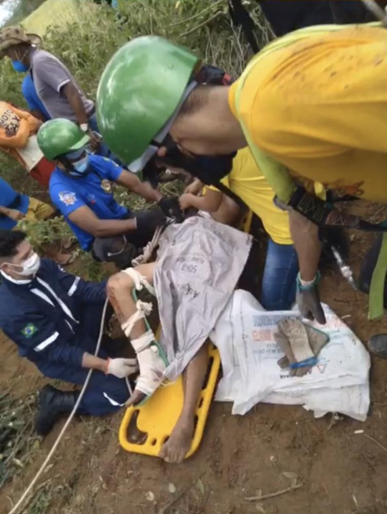 Tucano: Idoso de 74 anos é resgatado após cair em um poço artesiano