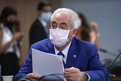 Senador baiano Otto Alencar testa positivo para covid-19.