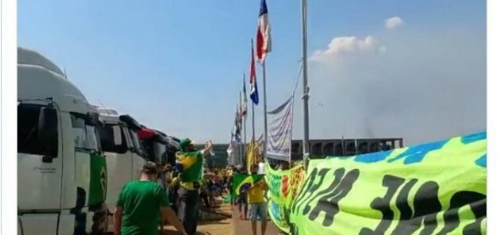 Após o 7 de Setembro, caminhões bloqueiam a Esplanada e fazem buzinaço próximo ao STF
