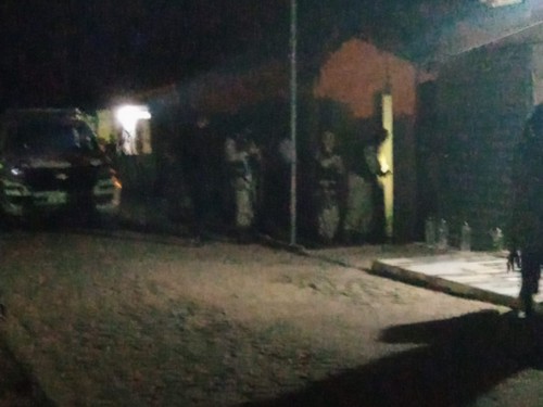 Dupla de traficantes é presa após manter família refém, em Cícero Dantas-BA