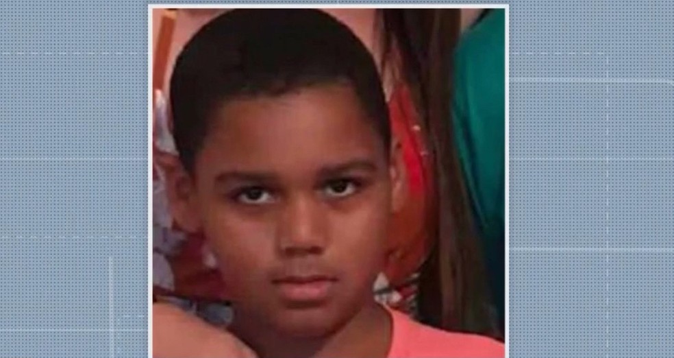 Menino de 9 anos é morto a facadas na Bahia; família suspeita que irmão mais velho atacou vítima por ciúmes