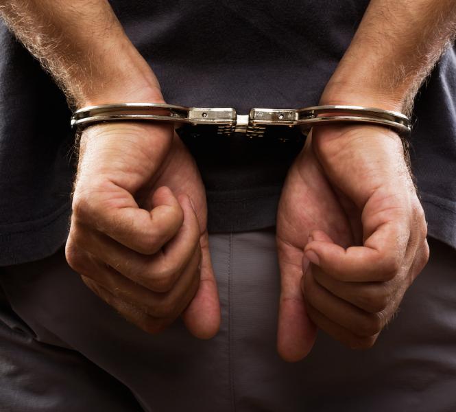 Homem é preso após agredir a mãe e estuprar a irmã de 12 anos em Petrolina