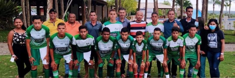 O prefeito Jilson Cardoso foi a cidade de Santo-Estêvão participar da peneira dos jovens nesta Quarta-feira (16)