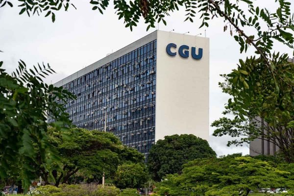 CGU abre edital com 300 vagas e salários de até R$ 19 mil