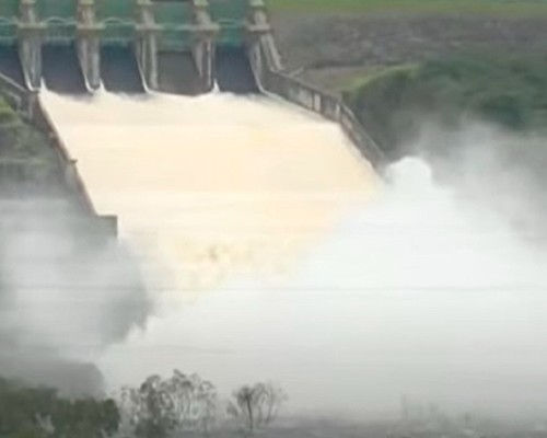 Água liberada por represa em Minas Gerais pode provocar enchentes em quatro cidades do sul da Bahia