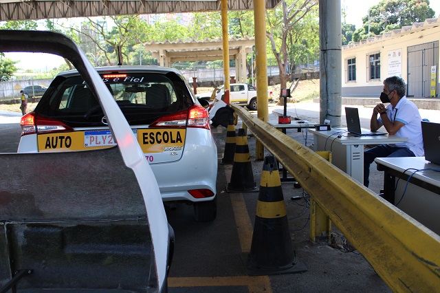 Há um mês, DETRAN-BA exige vacinação contra a Covid, para realização de exames teóricos e práticos