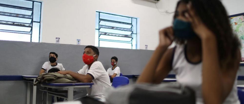Prevenção à covid-19 na volta às aulas depende da comunidade escolar