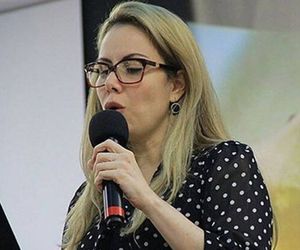 Filha de Baby do Brasil anuncia curso para mulheres 'deixarem de ser cachorras'