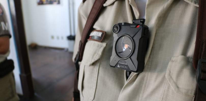 PM-BA publica portaria proibindo fotos de policiais fardados nas redes sociais, entre outras determinações
