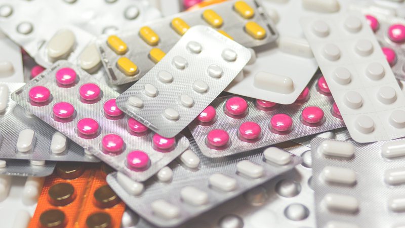 Governo federal não fornece medicamentos de alto custo à Bahia há 3 anos, diz Sesab