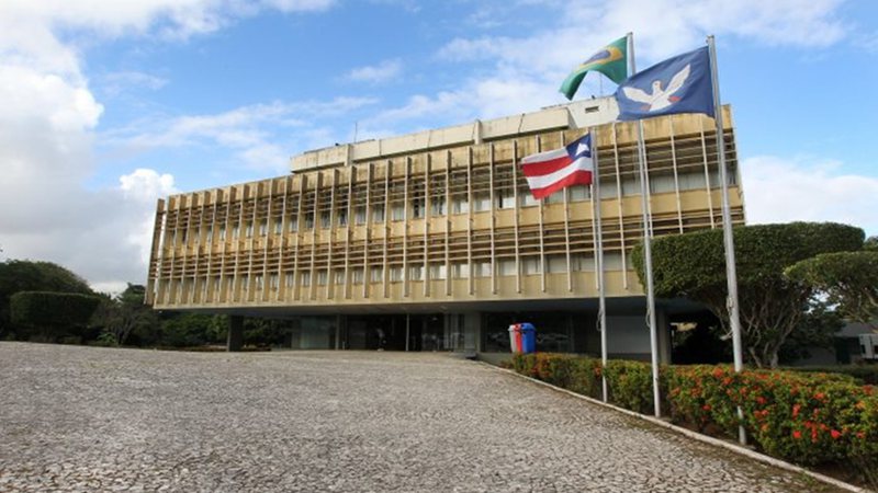 Governo do Estado da Bahia abre concurso para agente de tributos, com 49 vagas; confira edital