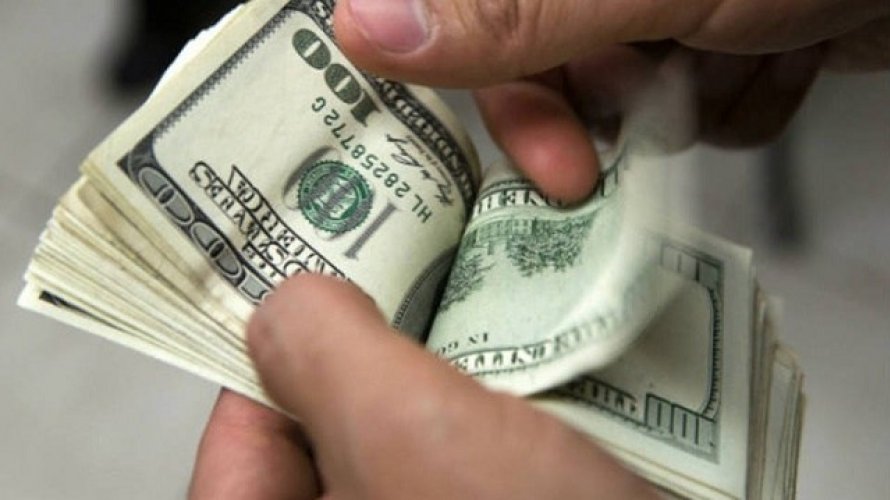 Dólar encosta em R$ 5,08, mas fecha a semana em queda