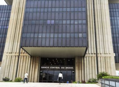 Servidores do Banco Central aprovam greve a partir de 1º de abril