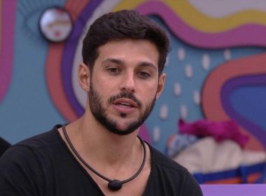Ex-BBB Rodrigo Mussi está respirando sem ajuda de aparelhos, diz irmão