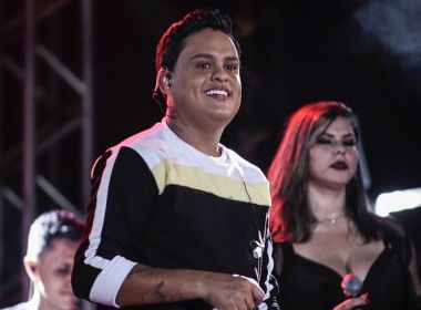 Thiago Aquino cobra multa milionária de policial que geria sua carreira; entenda