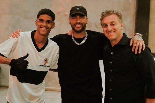 Luva de Pedreiro: empresário ficou com metade do cachê pago por Huck