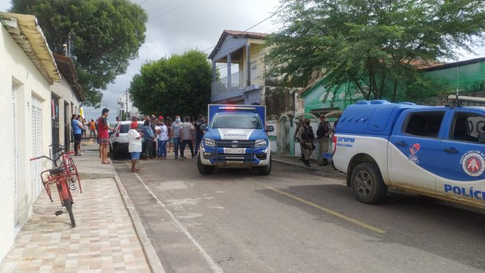 Feminicídio em Paulo Afonso: ex-companheiro mata mulher a pauladas