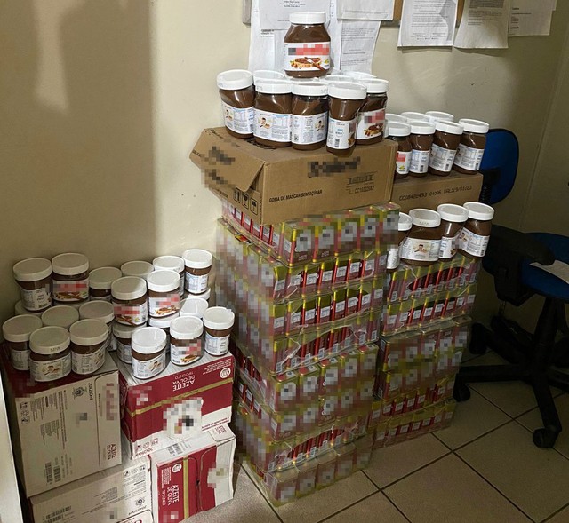Mulheres são presas após furtarem R$ 18 mil em azeite de oliva e creme de avelã em supermercado na Bahia