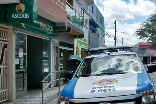 Agricultora perde cerca de R$ 5 mil em “golpe da recompensa” em saída do ASCOOB de Queimadas