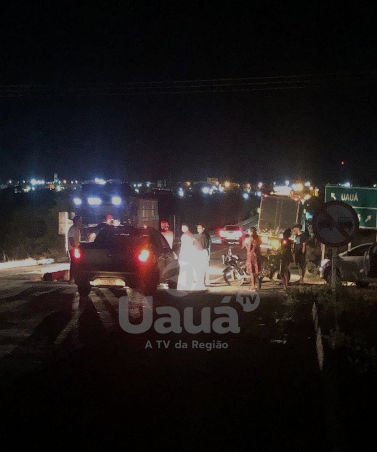 Um acidente automobilístico foi registrado no início da noite desde domingo (24), em Uauá (BA). 