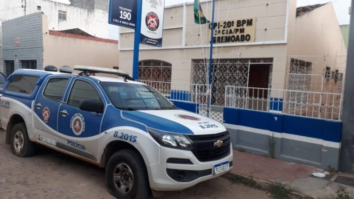 Homem acusado de agredir filha e esposa é preso por desacato em Jeremoabo