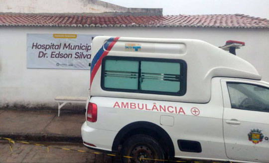 Jovem morre após colidir moto em cerca de arme