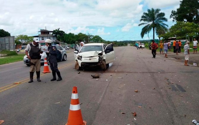 Violenta colisão entre Palio e Corsa deixa quatro mortos em rodovia baiana