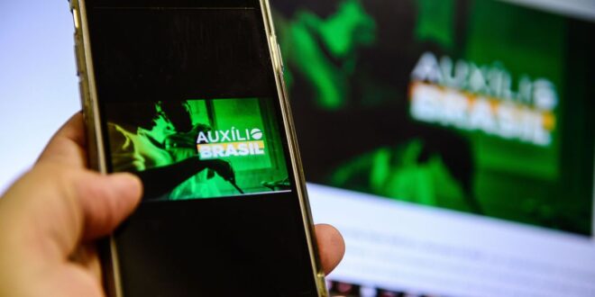 Auxílio Brasil é pago hoje a beneficiários com NIS final 9