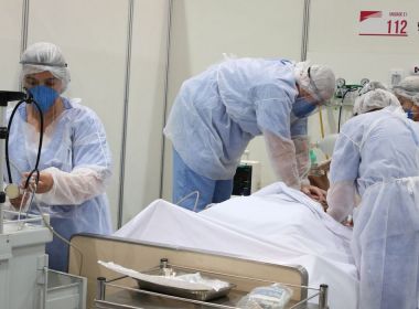 Brasil completa 15 dias seguidos com média de mortes por Covid abaixo de 200