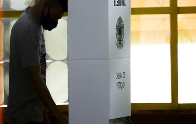 TRE-BA alerta eleitores baianos para que consultem locais de votação