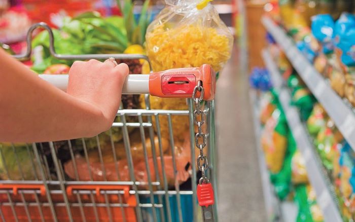 Preços do óleo de soja, feijão e leite recuam 16% nas cestas básicas do Brasil