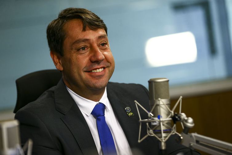 Jornada Auxílio Brasil tira dúvidas de autoridades sobre benefício